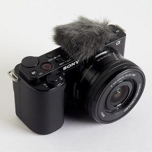 The reason for selling is to upgrade to a new camera.